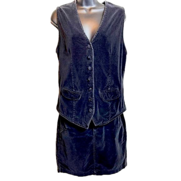 Gitano Dresses & Skirts - VINTAGE 80’s/90’s Gitano black Velvet/Velour button up vest/ skirt set